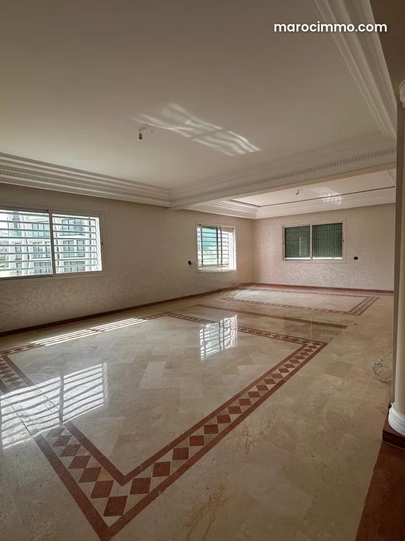 160 m² Apartment with Terrace for Rent in Palmier, Casablanca — Casablanca