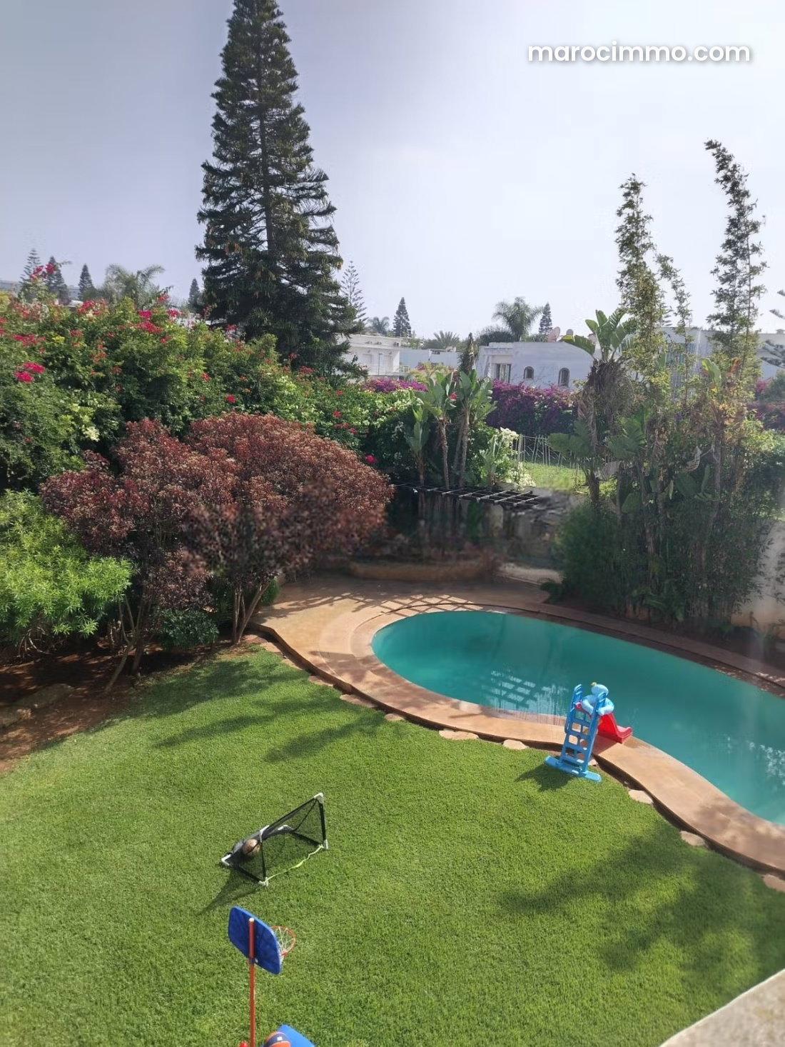 1,300 sqm villa with pool and garden for rent in Californie, Casablanca — Casablanca