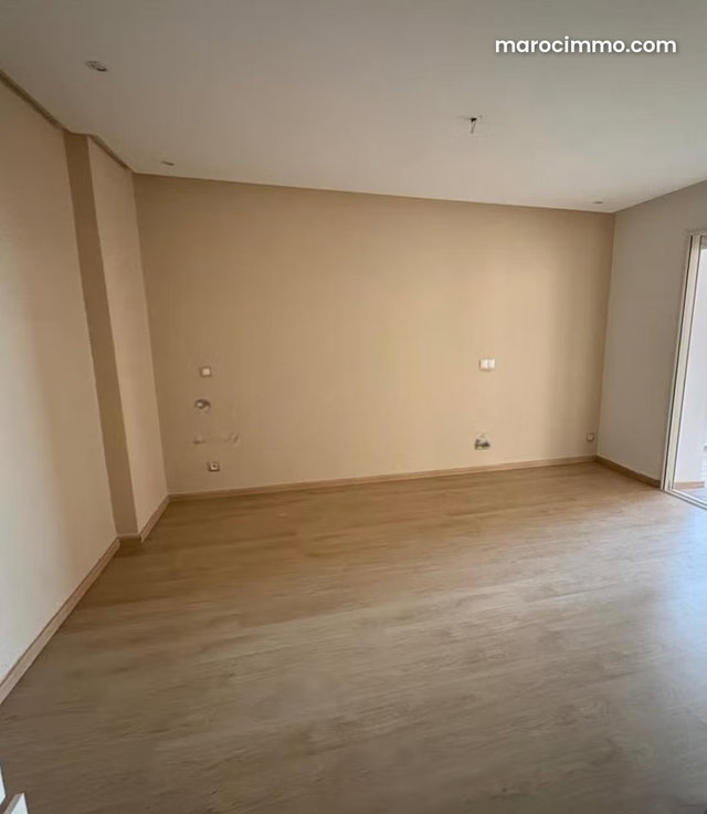Bel appartement en location à Hay Mohammadi. 4 grandes pièces. Avec ascenseur — 3