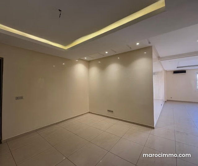Bel appartement en location à Hay Mohammadi. 4 grandes pièces. Avec ascenseur — 2
