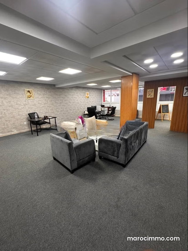Bureaux à louer 96 m2 vide à Les Hôpitaux — 2