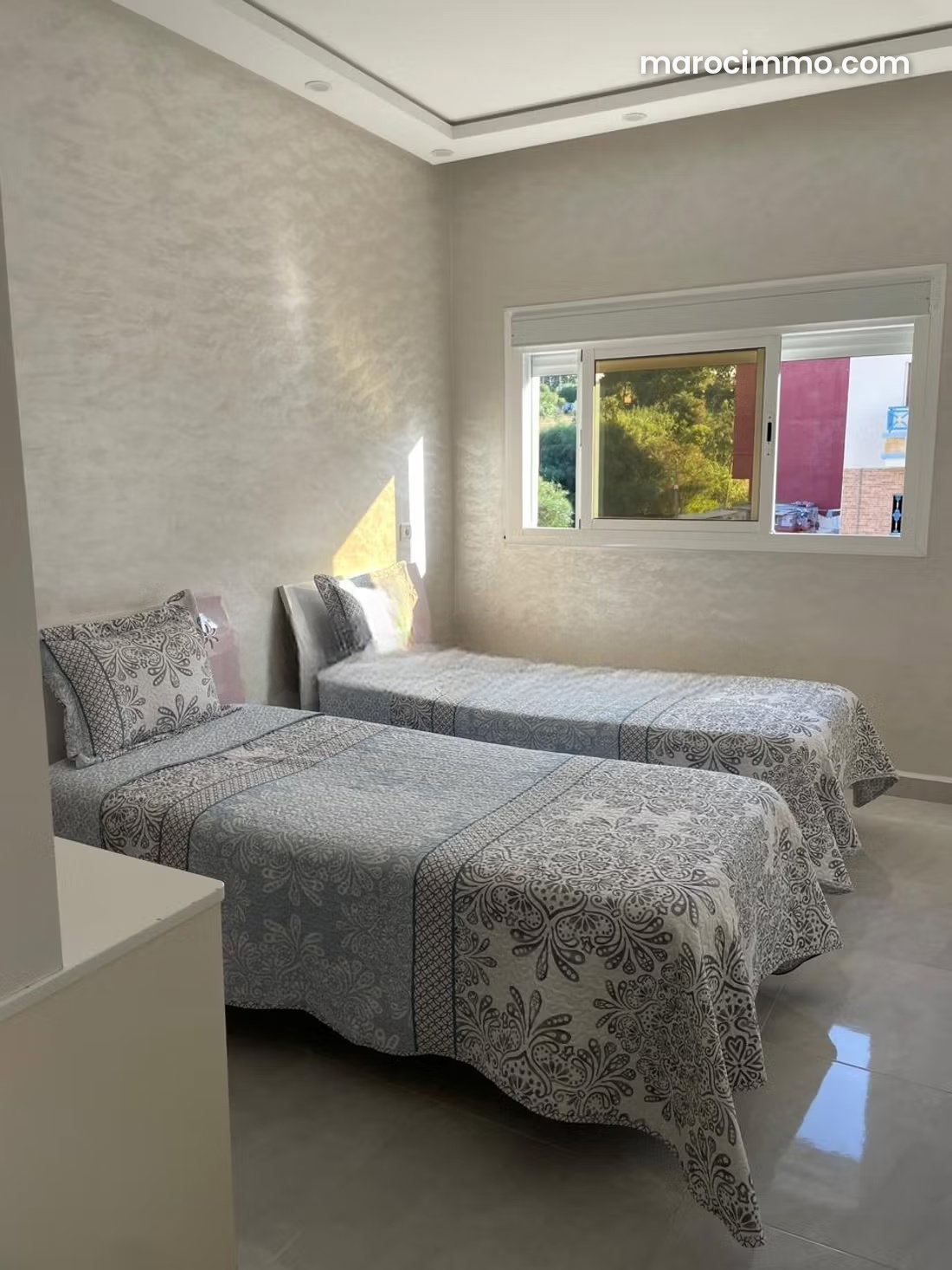 Appartement meublé à Mdiq avec vue sur montagne — Mdiq