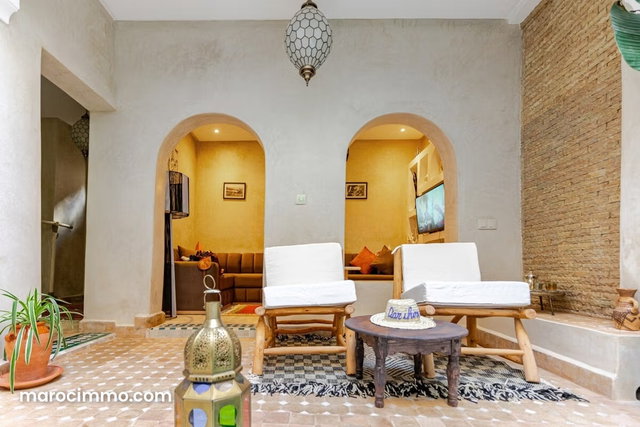 Riad de charme avec piscine, Rénové facile d'accès — 2