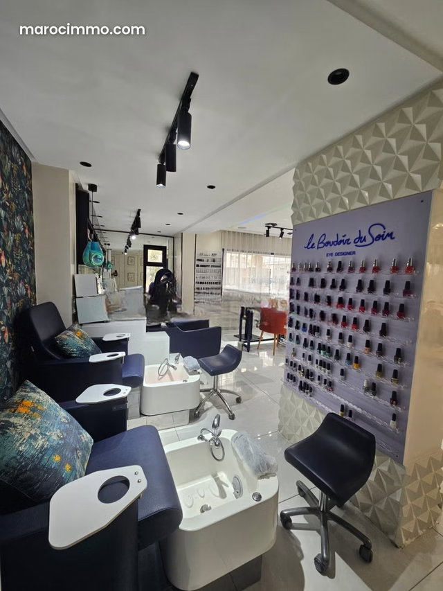 Très beau salon à céder à racine de 163m — 5