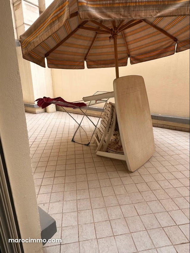 Louez cet appartement à Les Hôpitaux. Surface de 100 m². Meublé — 5
