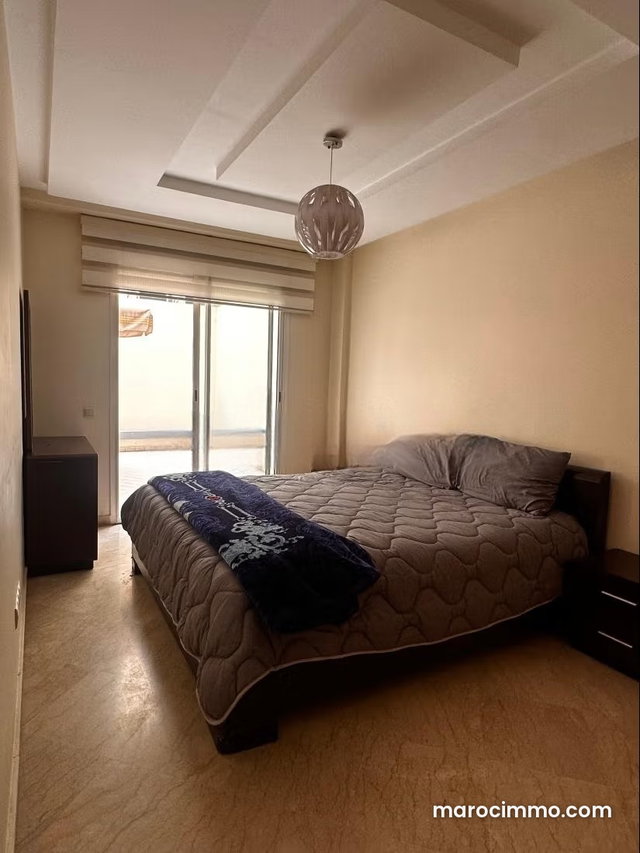 Louez cet appartement à Les Hôpitaux. Surface de 100 m². Meublé — 2