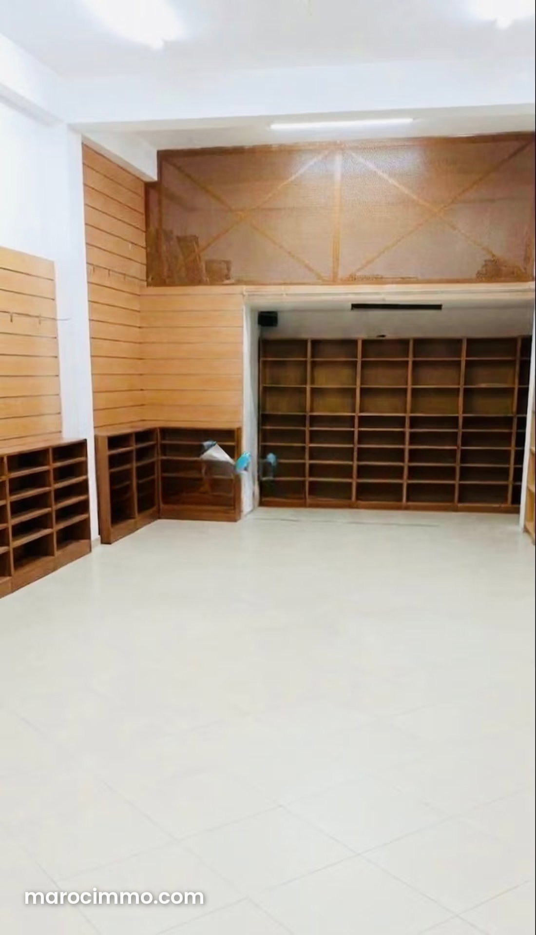 محل تجاري 182 م² للبيع بحي إيبيريا في طنجة — طنجة