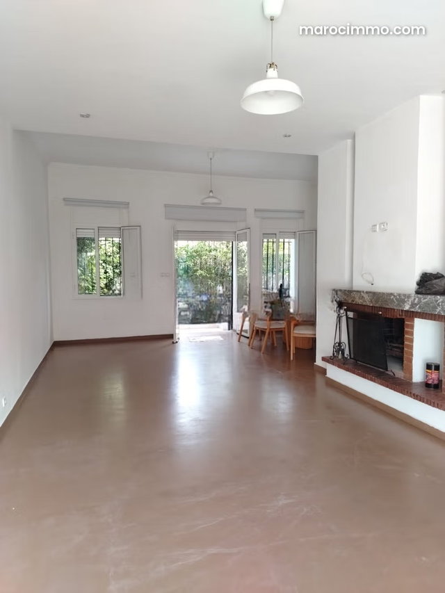 Villa ala location a ain Diab 22000dh — 2
