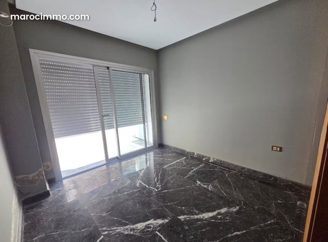 One-Bedroom Apartment with Terrace and Garden, Ferme Bretonne, Casablanca — Casablanca