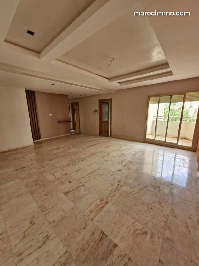 Joli appartement vide et spacieux — Casablanca