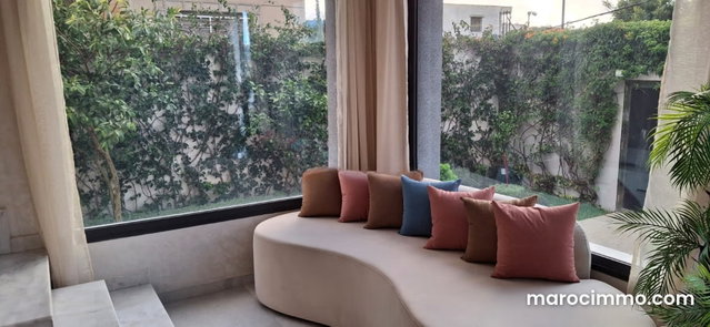 Beautiful villa with pool for sale — 2