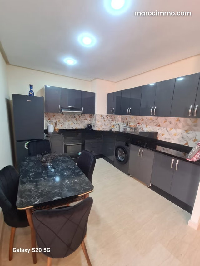 Location d'un appartement à Route Casablanca. Surface totale 90 m². Bien meublé — 2