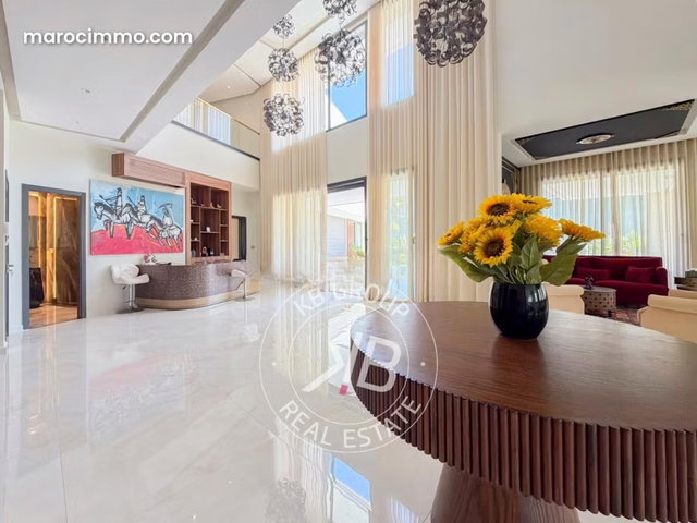 Splendide villa à vendre à Souissi. 6 pièces — 2