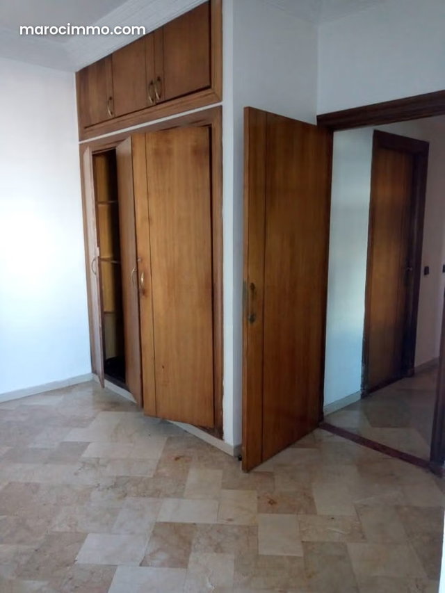 Bel appart 3p vide à agdal — 3