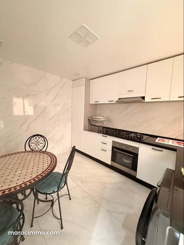 Superbe appartement à louer à Guéliz. 2 chambres agréables. Meublé — 3