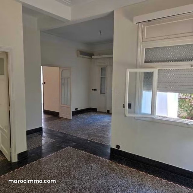 Villa à Vendre de 450.0 m² à Casablanca, Palmier Maarif — 4