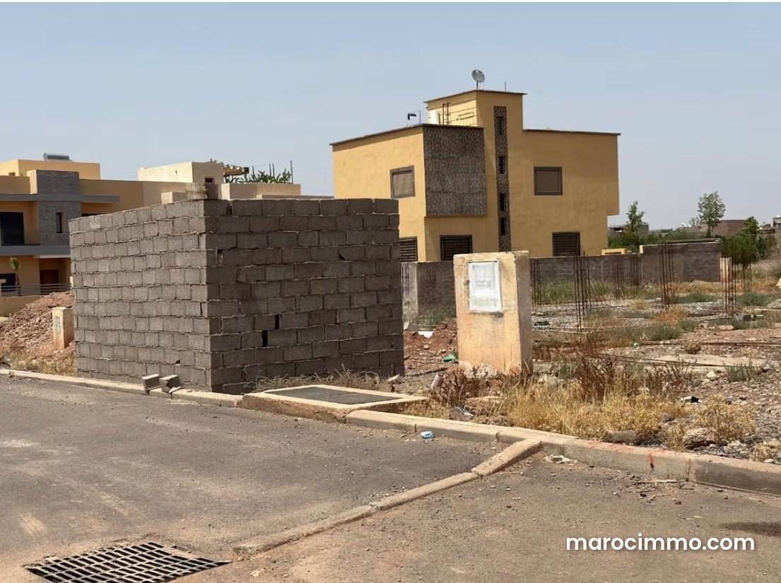 Three-frontage building plot on Amezmiz Road, Marrakech — Marrakesh