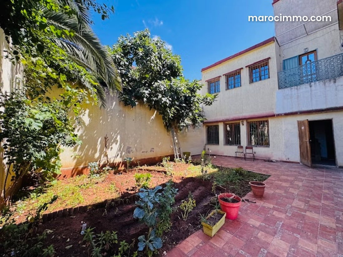 316 sqm Villa with Garden in Habous, Casablanca — Casablanca