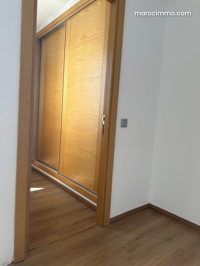 Un grand apt à louer — 3