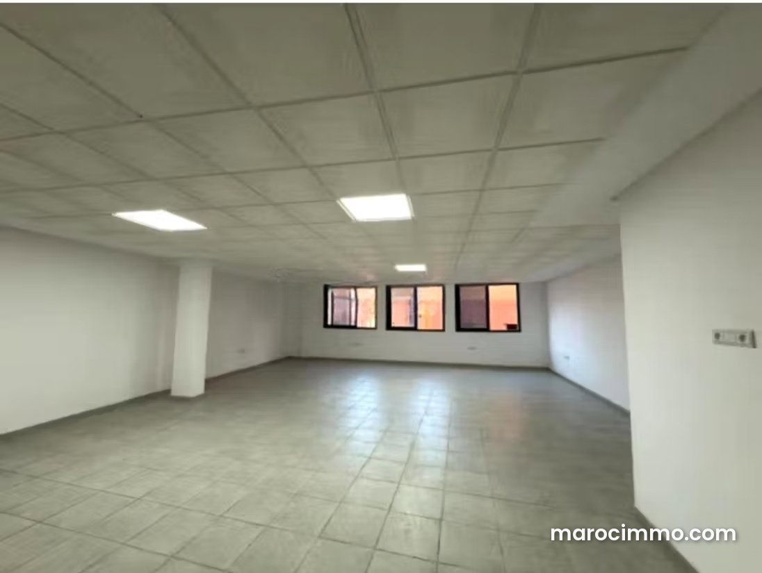 Bureau 85 m² à louer, Guéliz, Marrakech, parking inclus — Marrakech