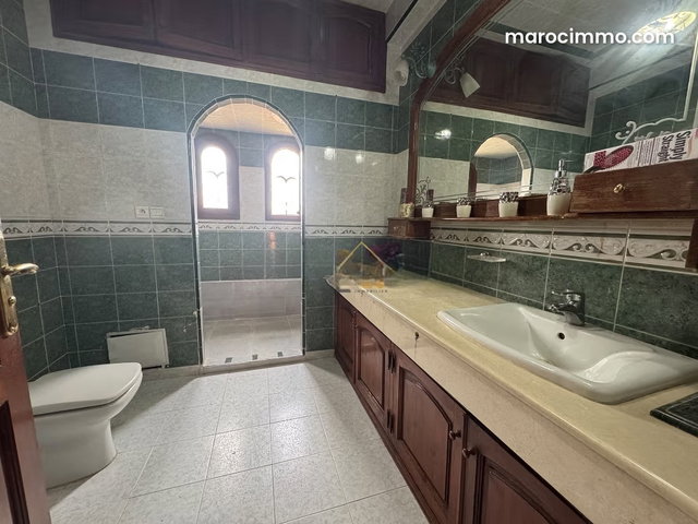 Élégante Villa Familiale À Vendre À Semlalia — 5