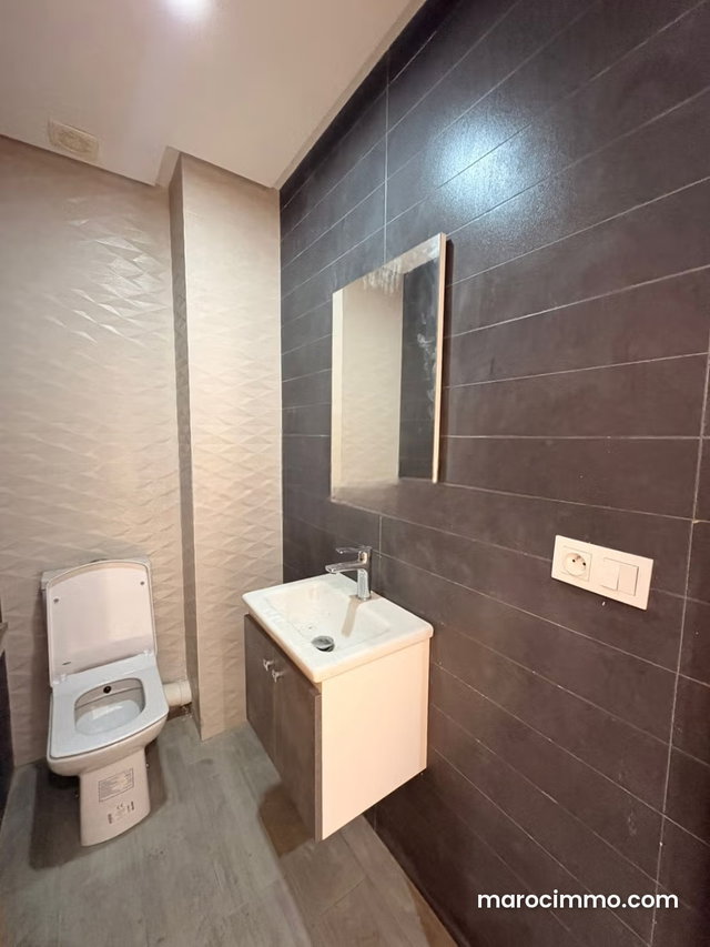À VENDRE appartement spacieux dans quartier tres r — 4