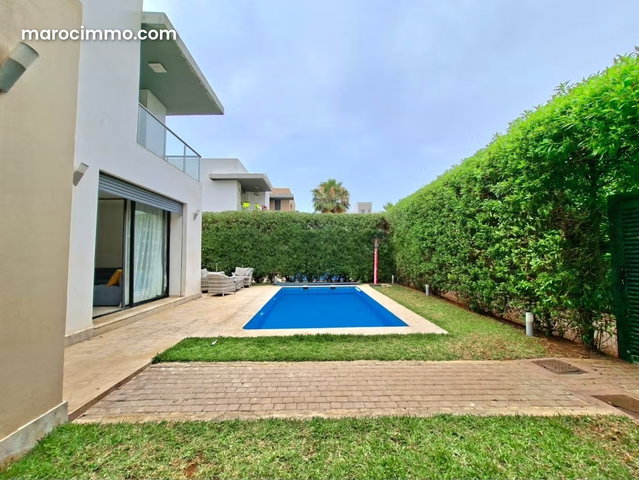 Villa duplex avec piscine en résidence fermée — 2