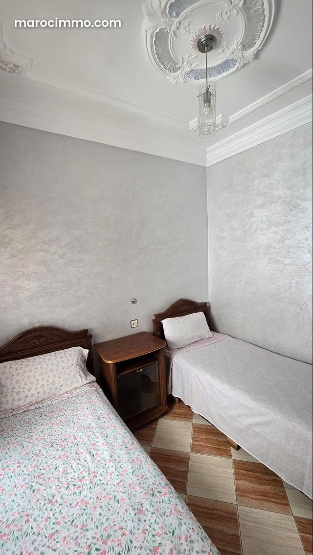 Bel appartement en location à M'Diq. Surface totale 75 m². Meublé — 2