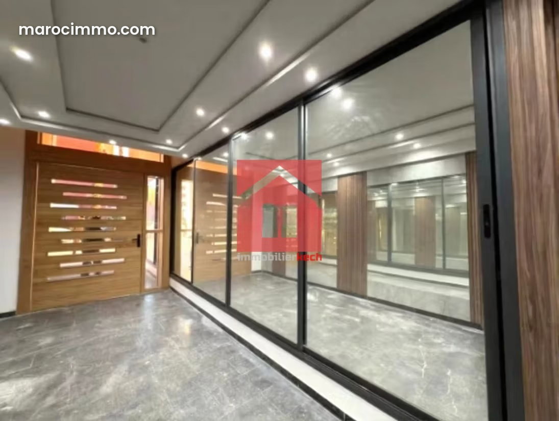 85 m² Office for Rent in Gueliz, Marrakech, with Terrace — Marrakesh