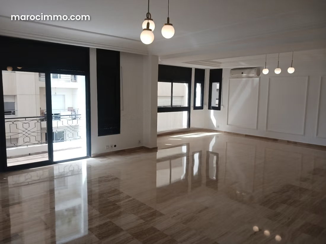 220 m² Apartment, 4 Bedrooms for Rent in Maarif, Casablanca — Casablanca