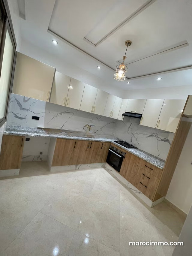 Appartement incroyable à vendre à Saidia. 2 chambres merveilleuses. Un emplacement magnifique surplombant la mer, porte sécurisée. — 4