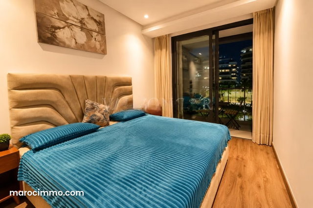 Location superbe studio meublé 75m2 CFC, Casablanca — 4