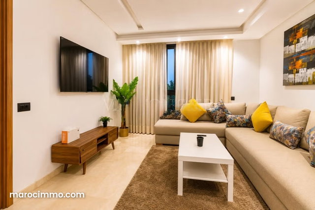 Location superbe studio meublé 75m2 CFC, Casablanca — 2