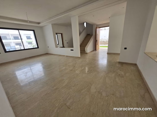 Villa de luxe à vendre à Dar Bouazza. 4 chambres agréables. Belle terrasse et jardin — 4