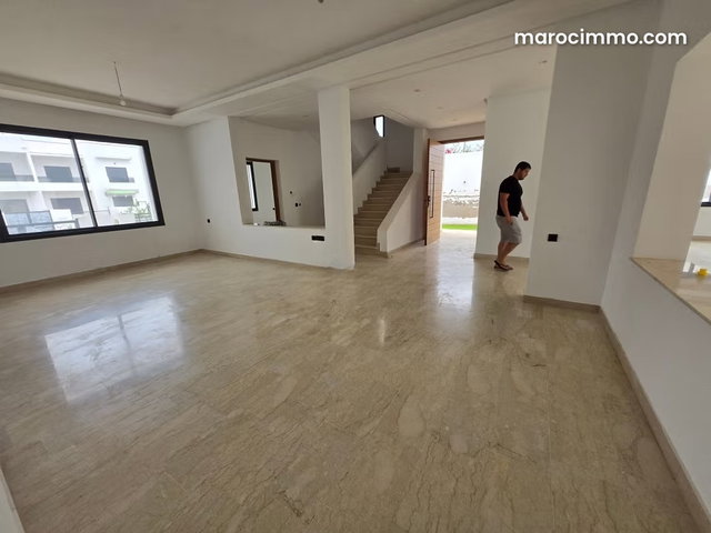 Villa de luxe à vendre à Dar Bouazza. 4 chambres agréables. Belle terrasse et jardin — 3