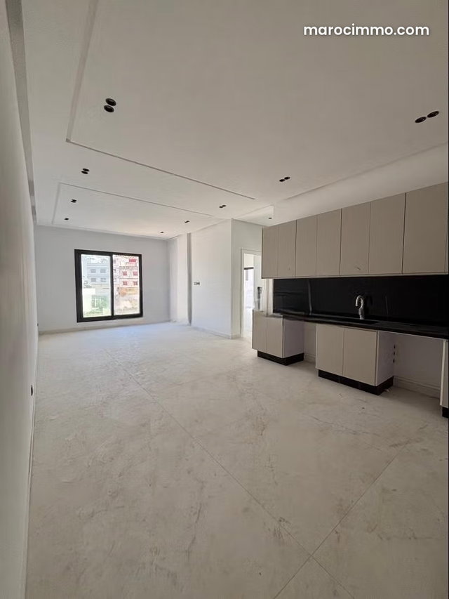 Bel appartement à vendre à De La Plage. 2 belles chambres. Places de stationnement et terrasse — 4