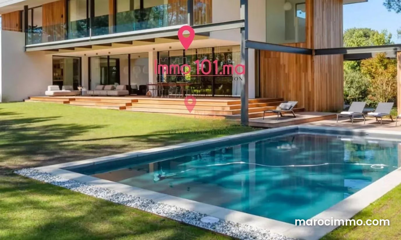 600 sqm Villa with Pool and Garden, Souissi, Rabat — Rabat
