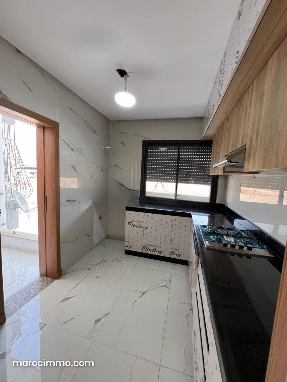 Appartement en location à Riad Oulad Mtaa. 3 belles chambres. Terrasse et ascenseur