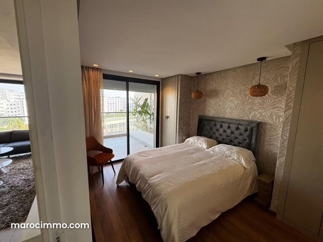 Furnished Studio with Terrace for Rent in Borgougne — 4
