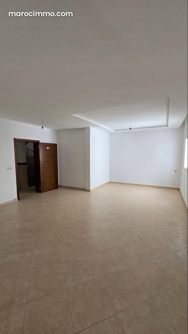Appartement à vendre à Medina. 3 chambres. Bien meublé — 5