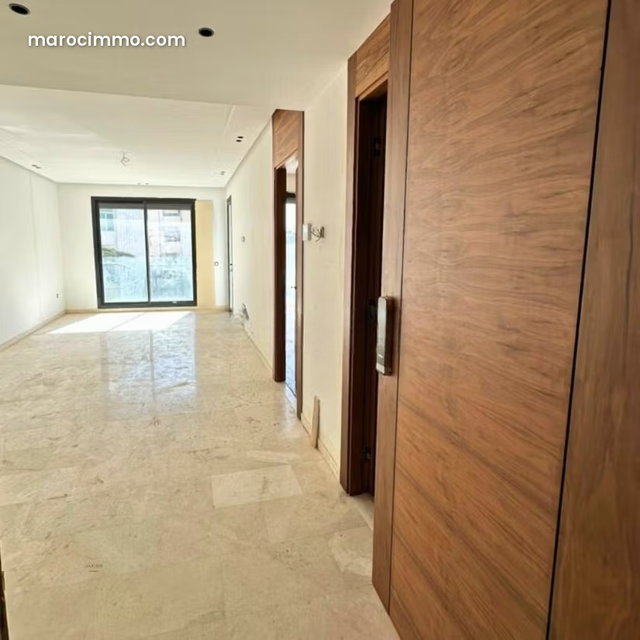 Vend appartement à Californie. 2 grandes pièces. Porte blindée et résidence sécurisée — 5