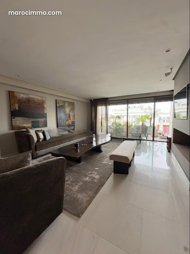Superbe appartement à vendre à Racine. Surface totale 240 m². Prestation de conciergerie, air conditionné — 2