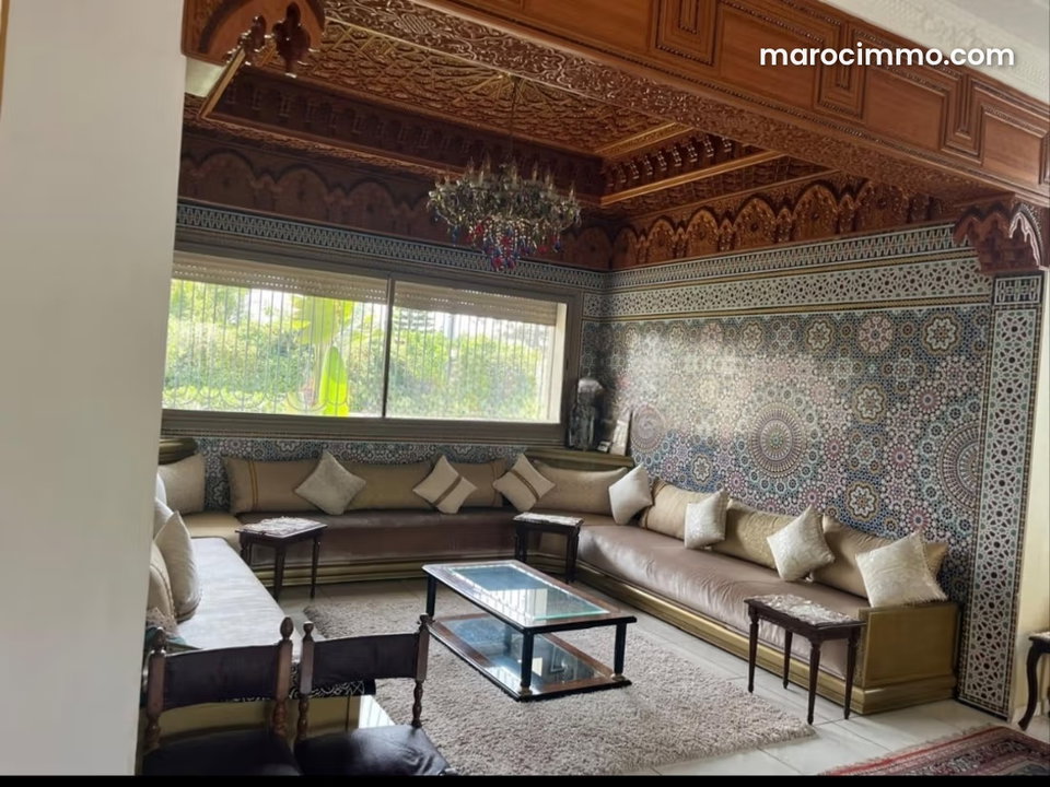 Vente villa de luxe à El Manar El Hank. 7 pièces. Cheminée et service de conciergerie