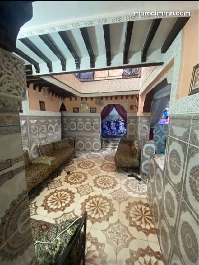 Riad à vendre à Rahba Kedima. 4 belles chambres. Meublé — 5