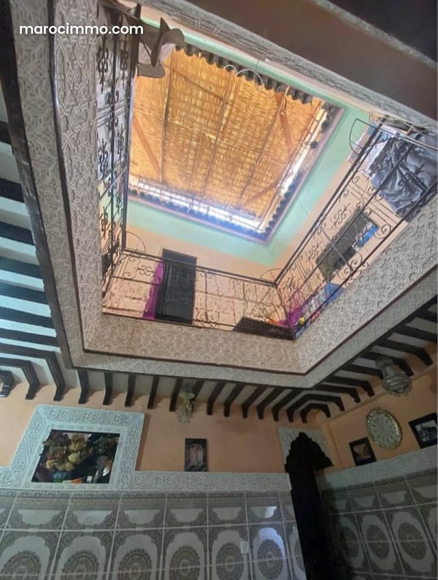 Riad à vendre à Rahba Kedima. 4 belles chambres. Meublé — 2