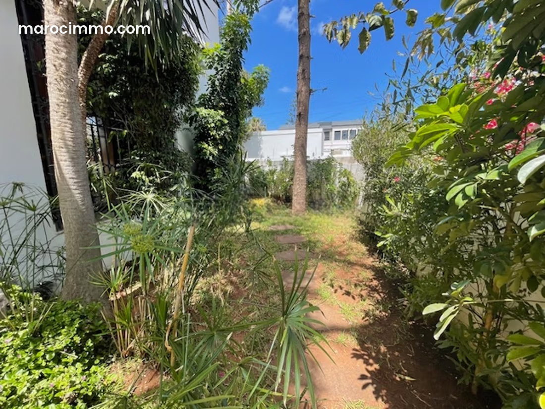 Villa 500 m² meublée à louer, C.I.L Casablanca, 4 chambres — Casablanca