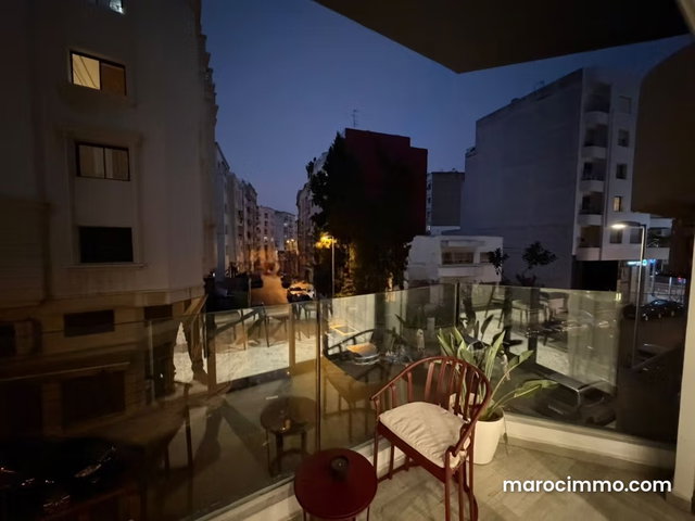 Location d'un appartement à Racine. Surface totale 200 m². Meublé — 4