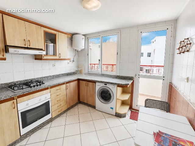 Appartement meublé à louer sur Hôpitaux 100 m² — 5