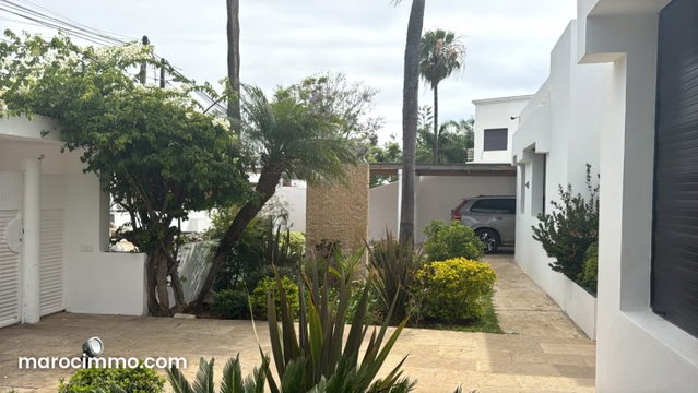 Location une tres jolie villa MEUBLEE à souissi — 2