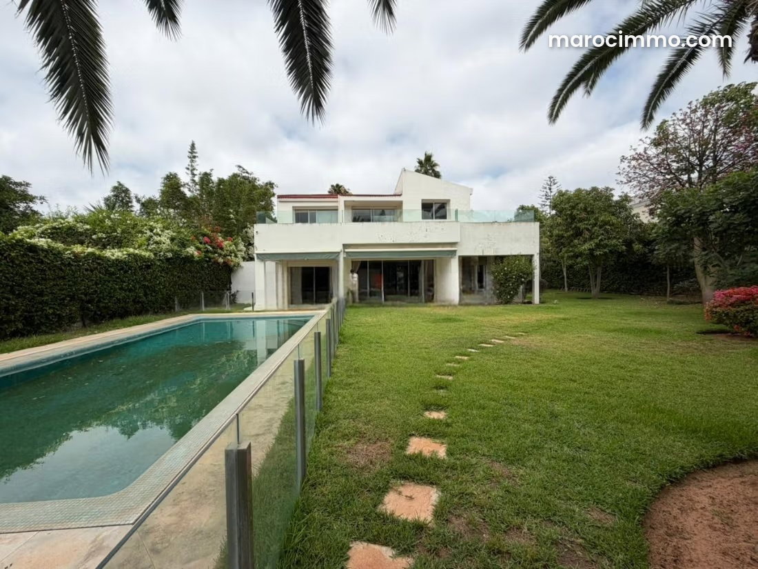 1,400 m² Villa with Pool and Garden in Souissi, Rabat — Rabat